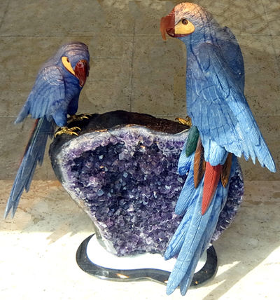 Loros en amatista.